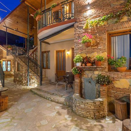 Apartments With Wine Cellar In Old Tbilisi Luaran gambar