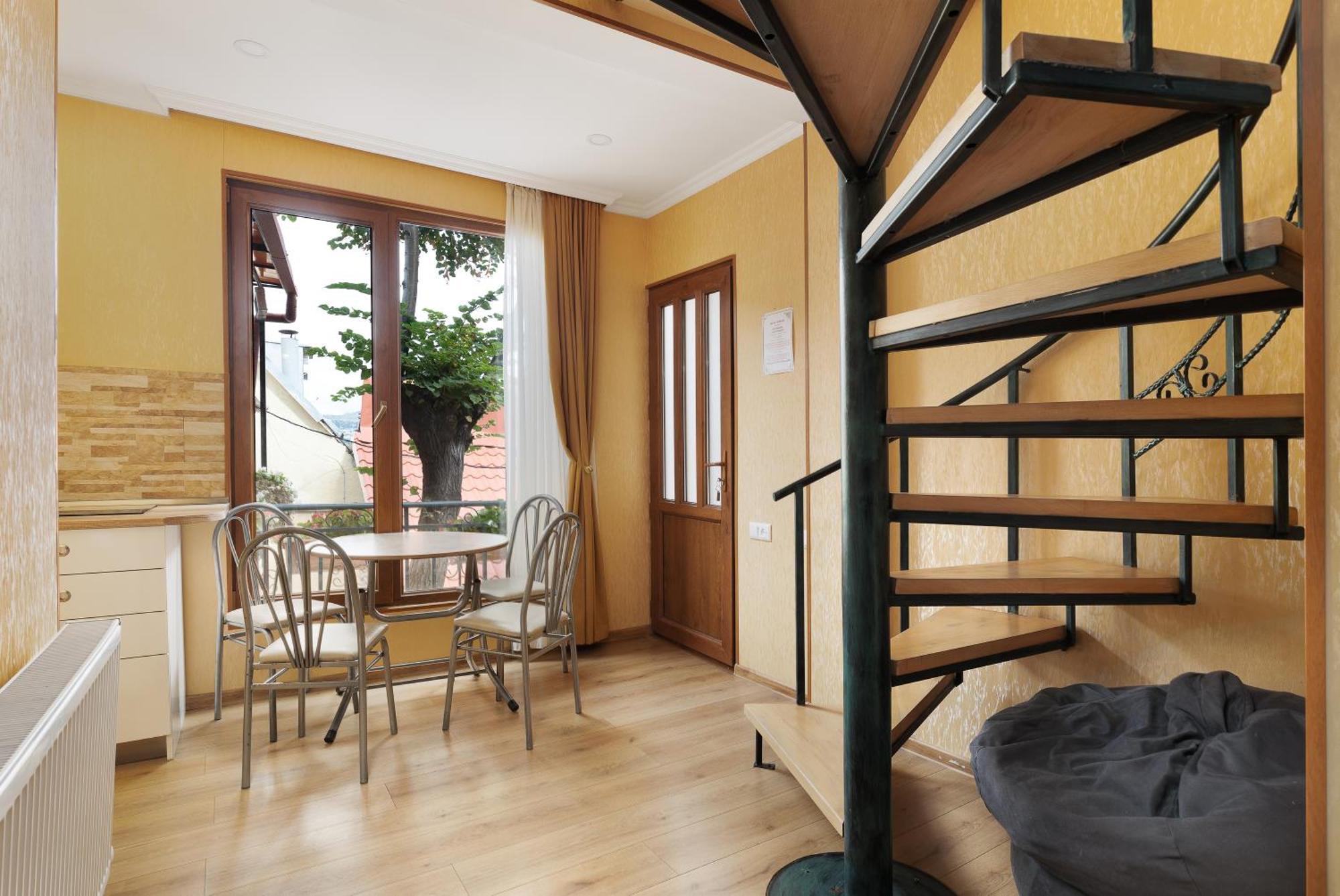Apartments With Wine Cellar In Old Tbilisi Luaran gambar