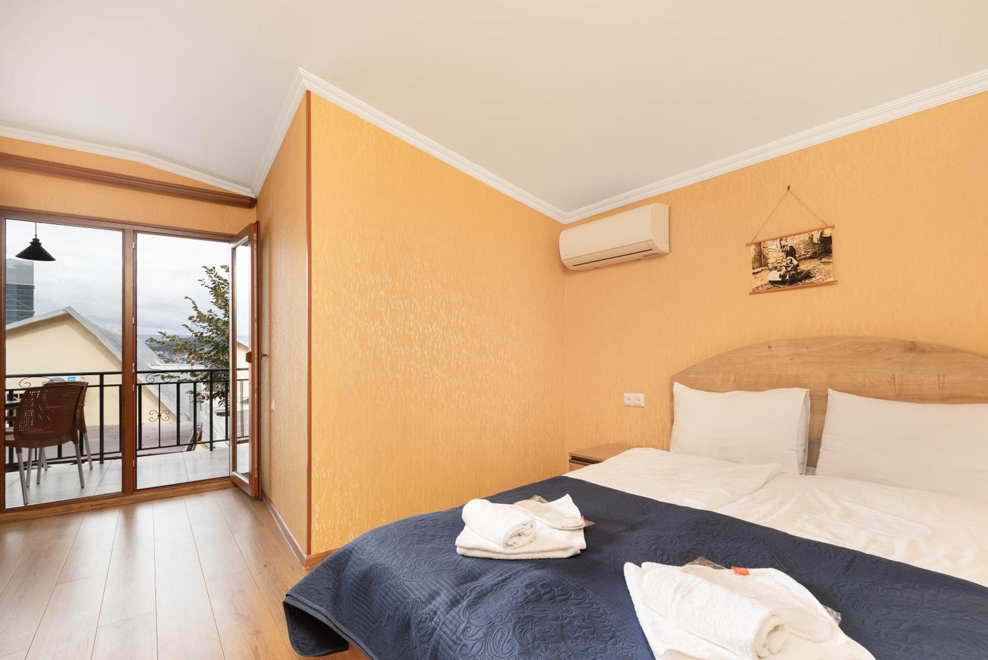 Apartments With Wine Cellar In Old Tbilisi Luaran gambar