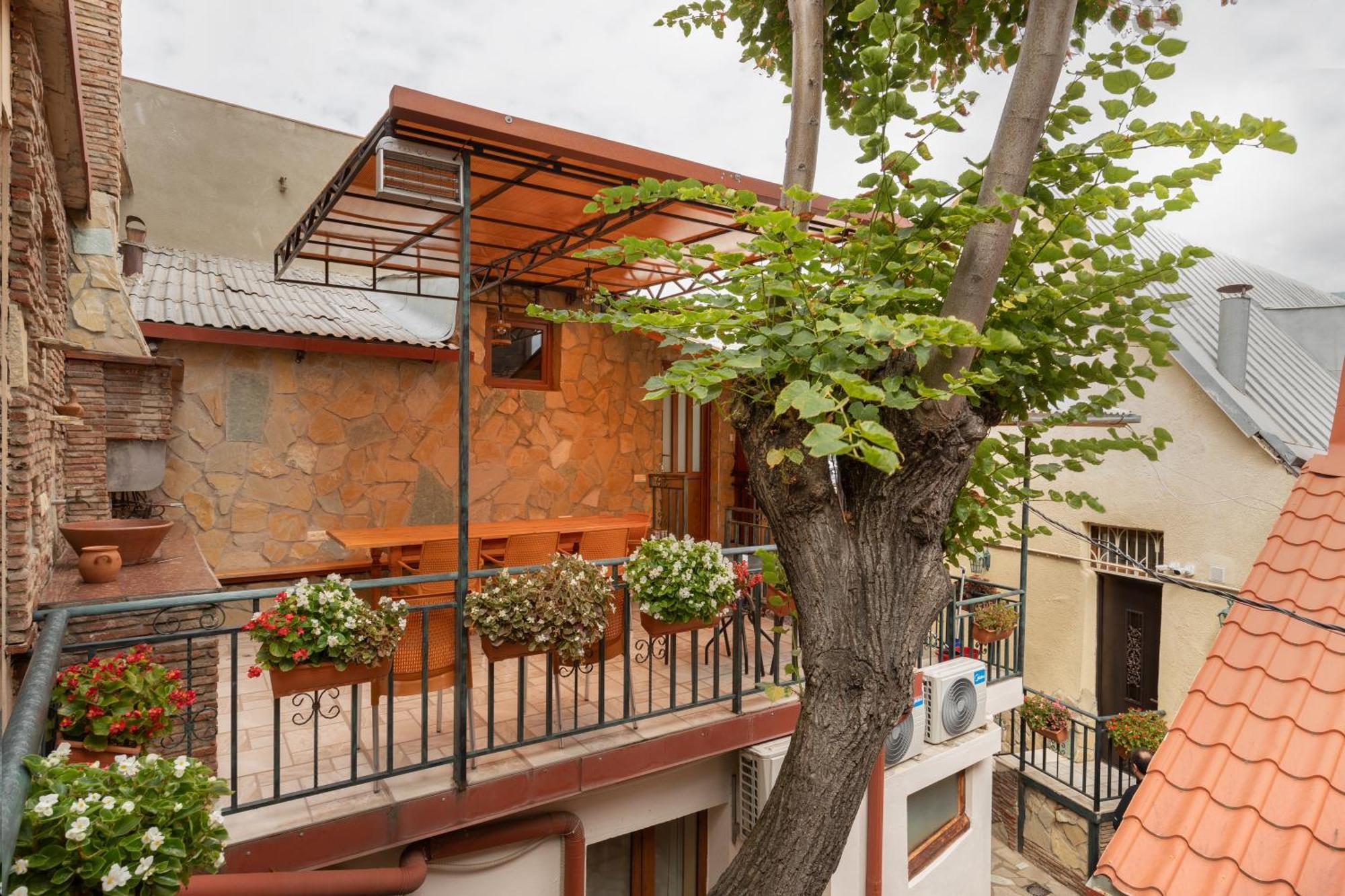 Apartments With Wine Cellar In Old Tbilisi Luaran gambar