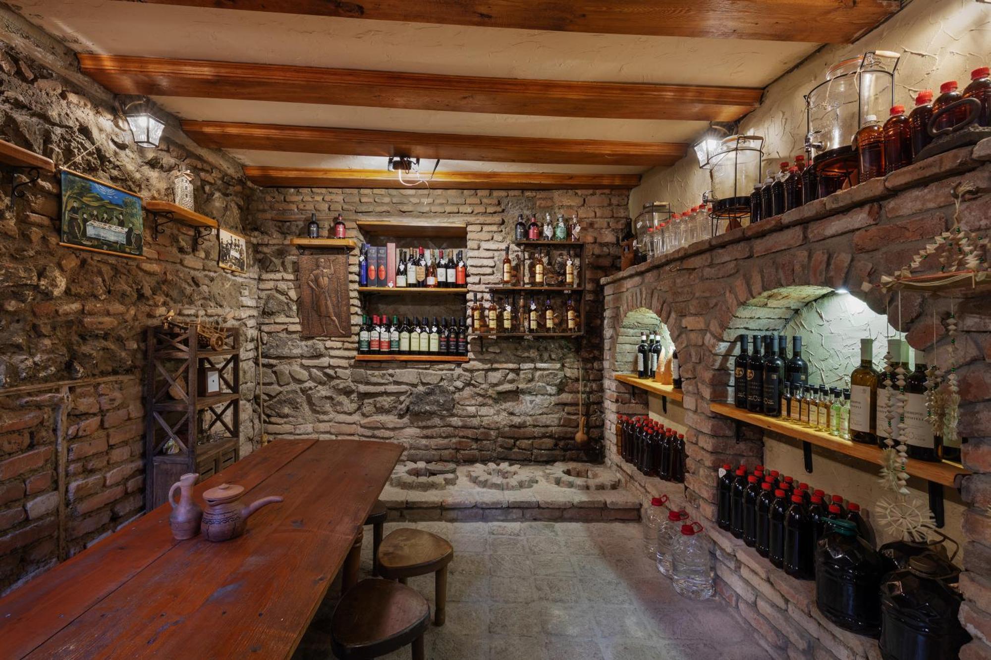 Apartments With Wine Cellar In Old Tbilisi Luaran gambar