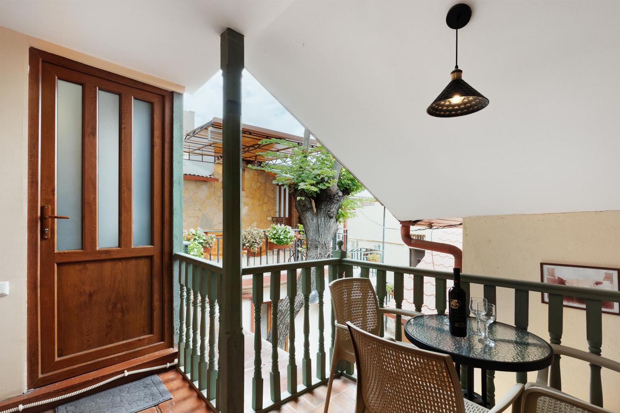 Apartments With Wine Cellar In Old Tbilisi Luaran gambar