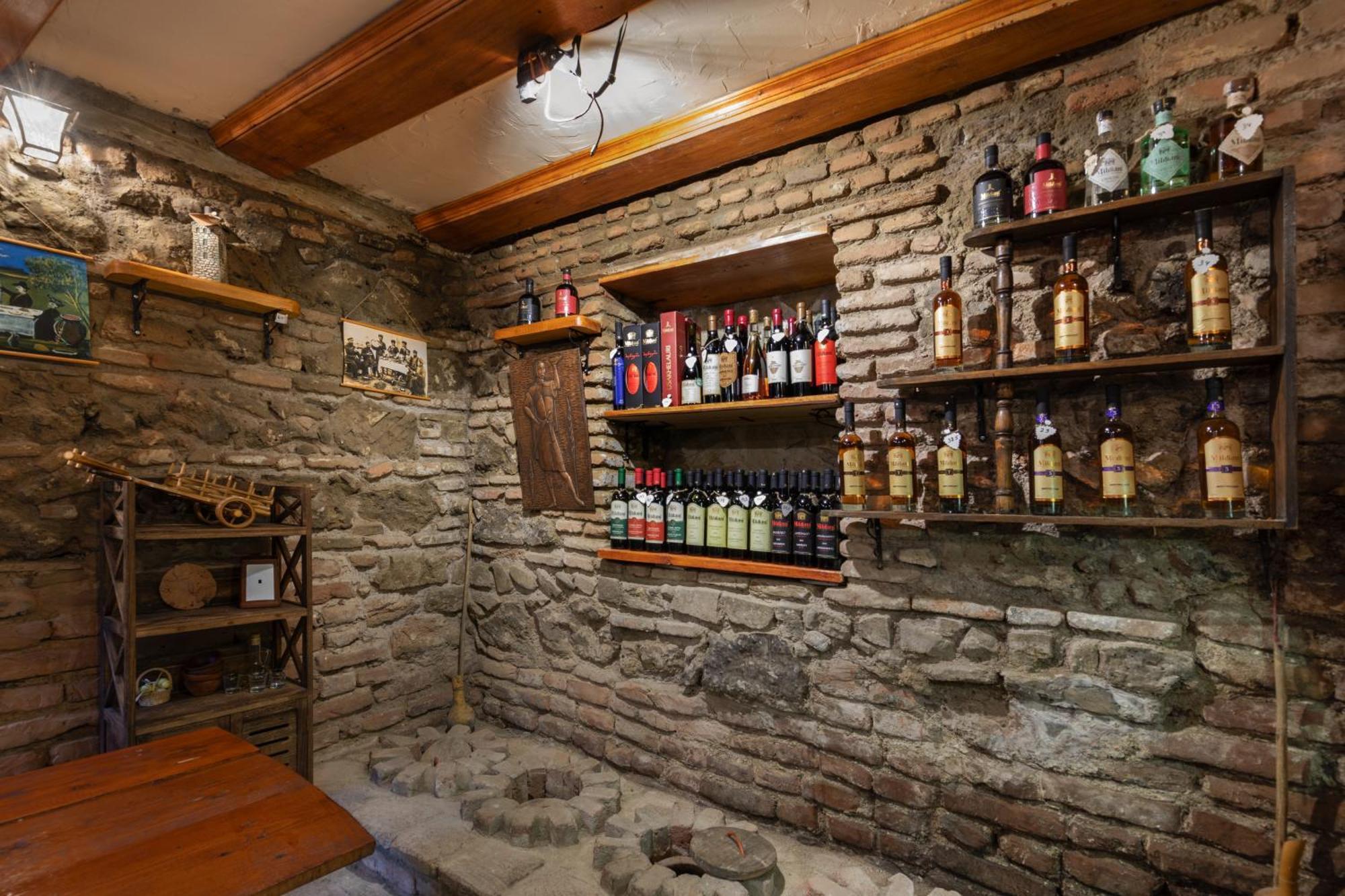 Apartments With Wine Cellar In Old Tbilisi Luaran gambar
