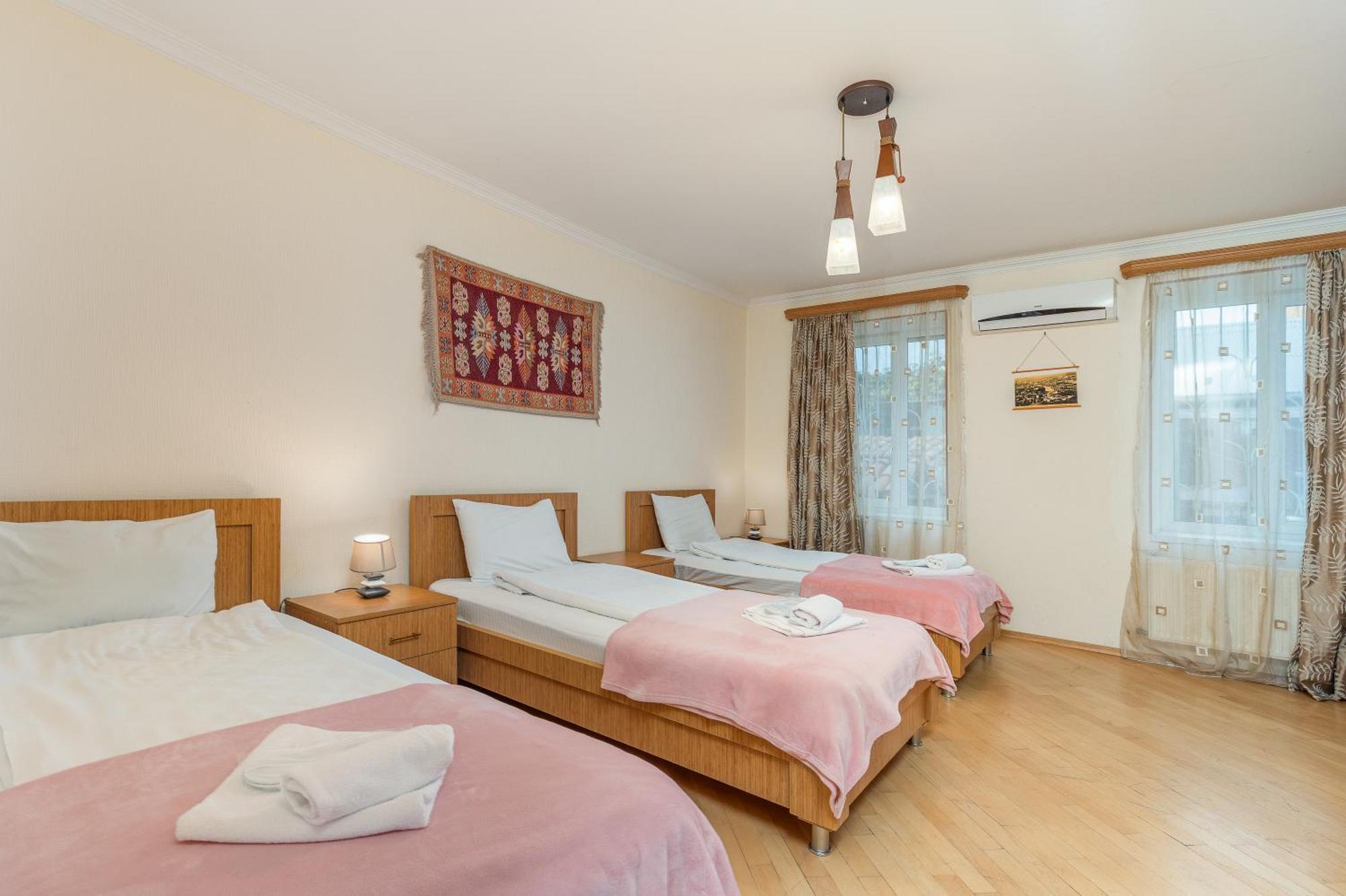 Apartments With Wine Cellar In Old Tbilisi Luaran gambar